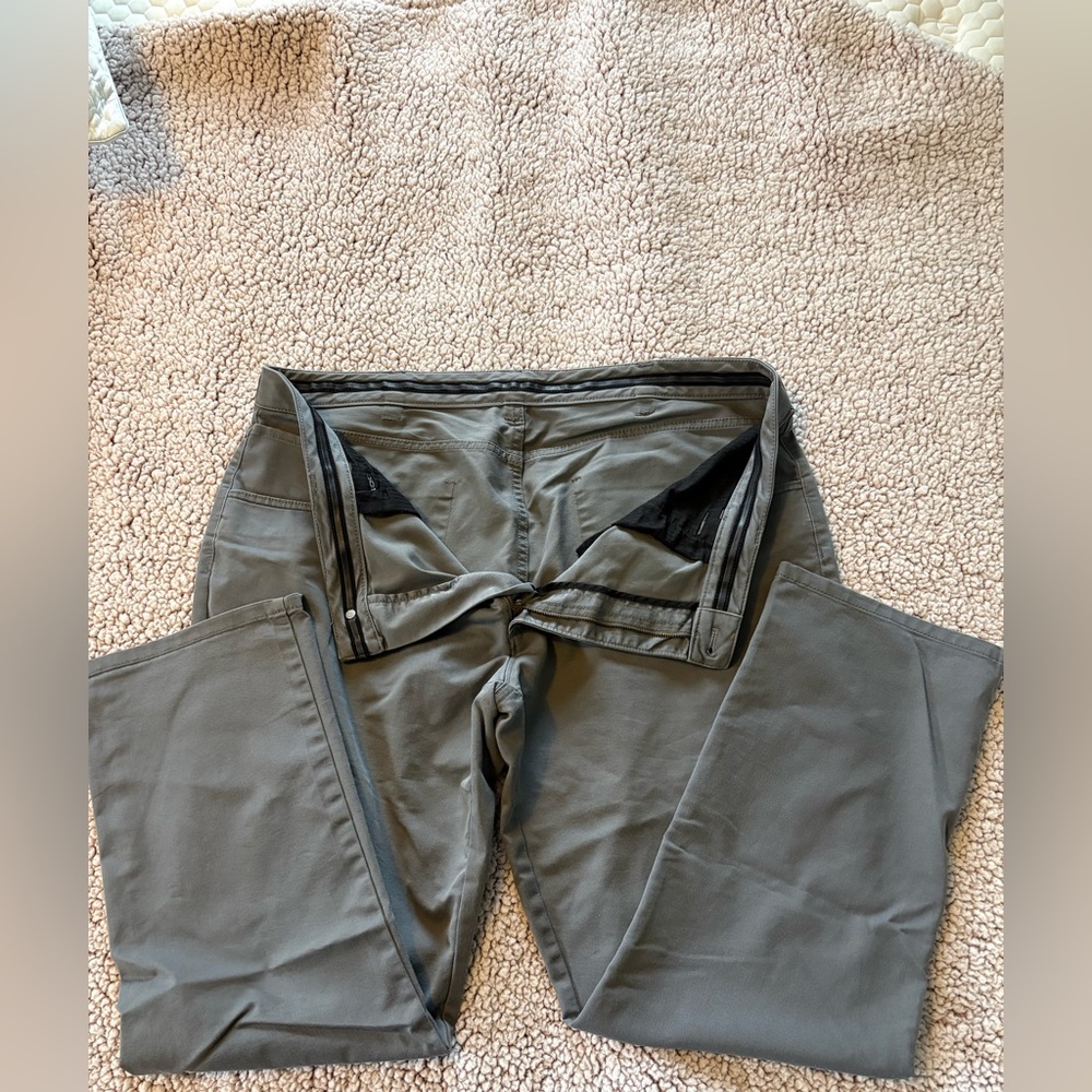 Van Heusen Flex Grey Slim Fit Pants 38 x 30